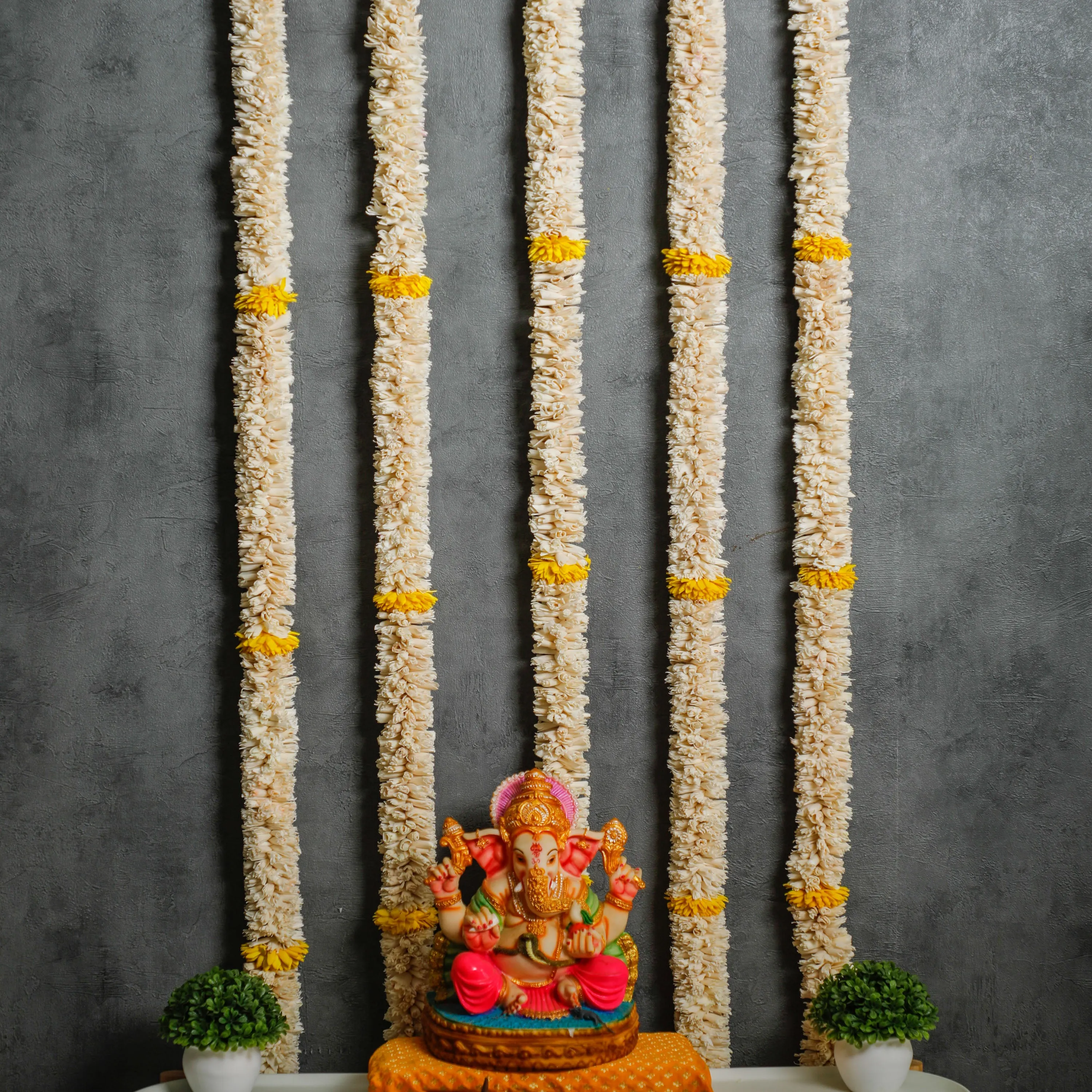 5 Ft White & Yellow Shola Garland