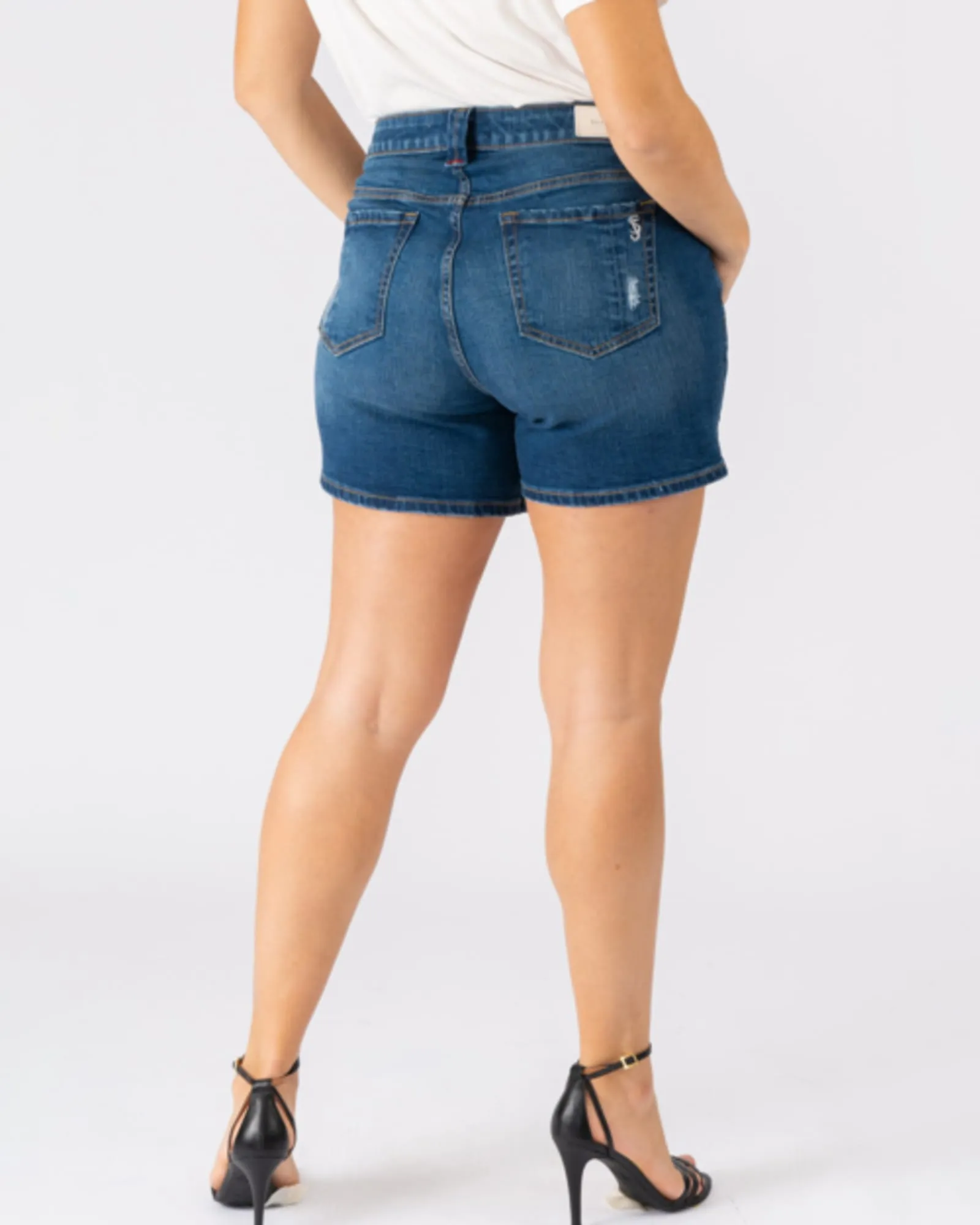 Baylee Side Vent Shorts | GRACELYNN