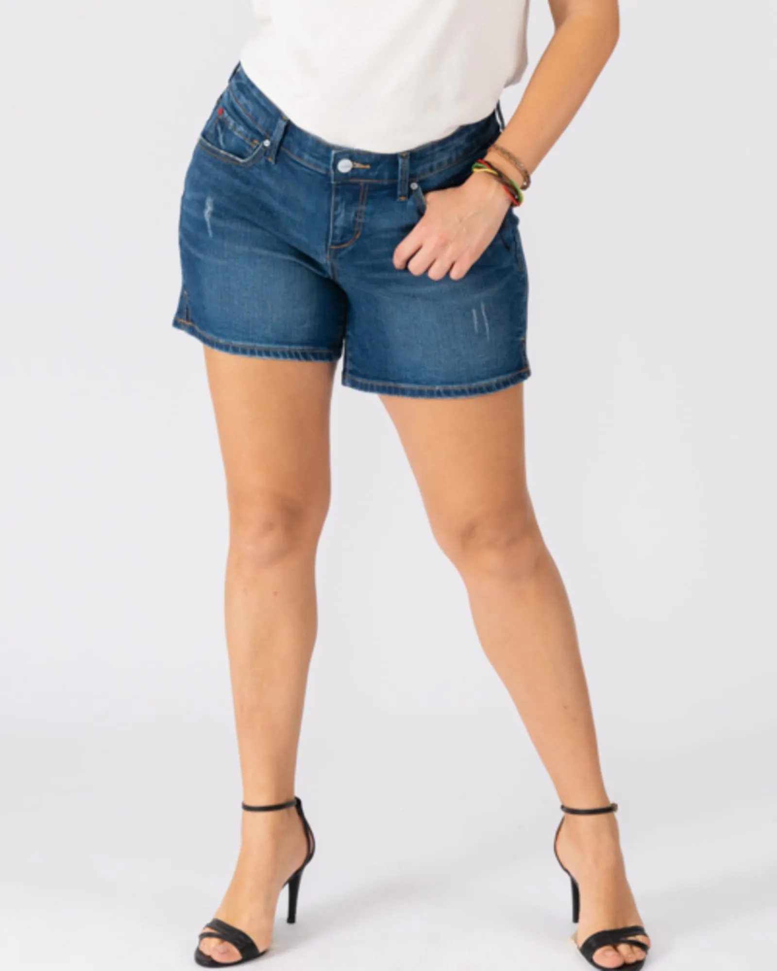 Baylee Side Vent Shorts | GRACELYNN
