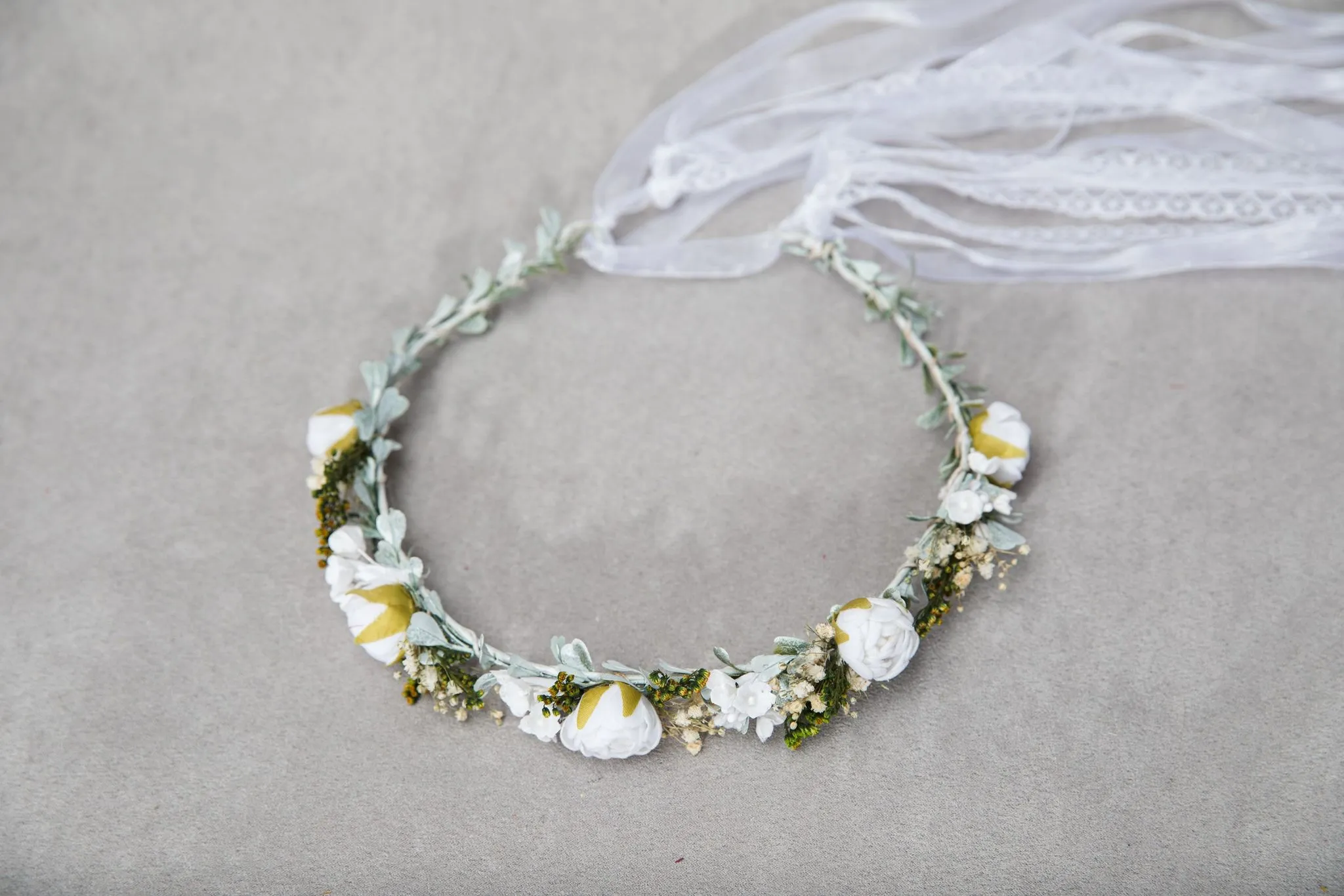 Holy communion headpiece with veil