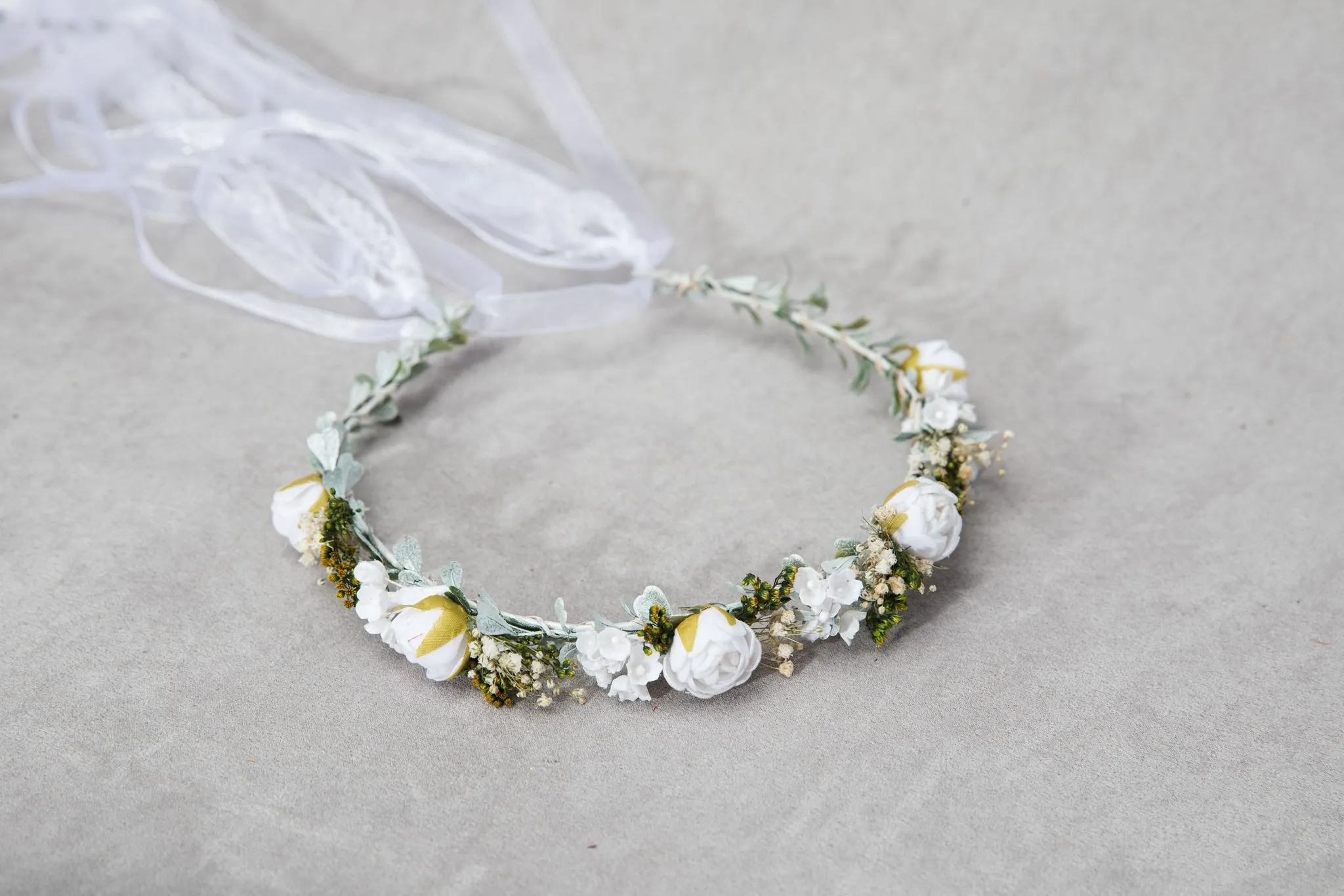 Holy communion headpiece with veil