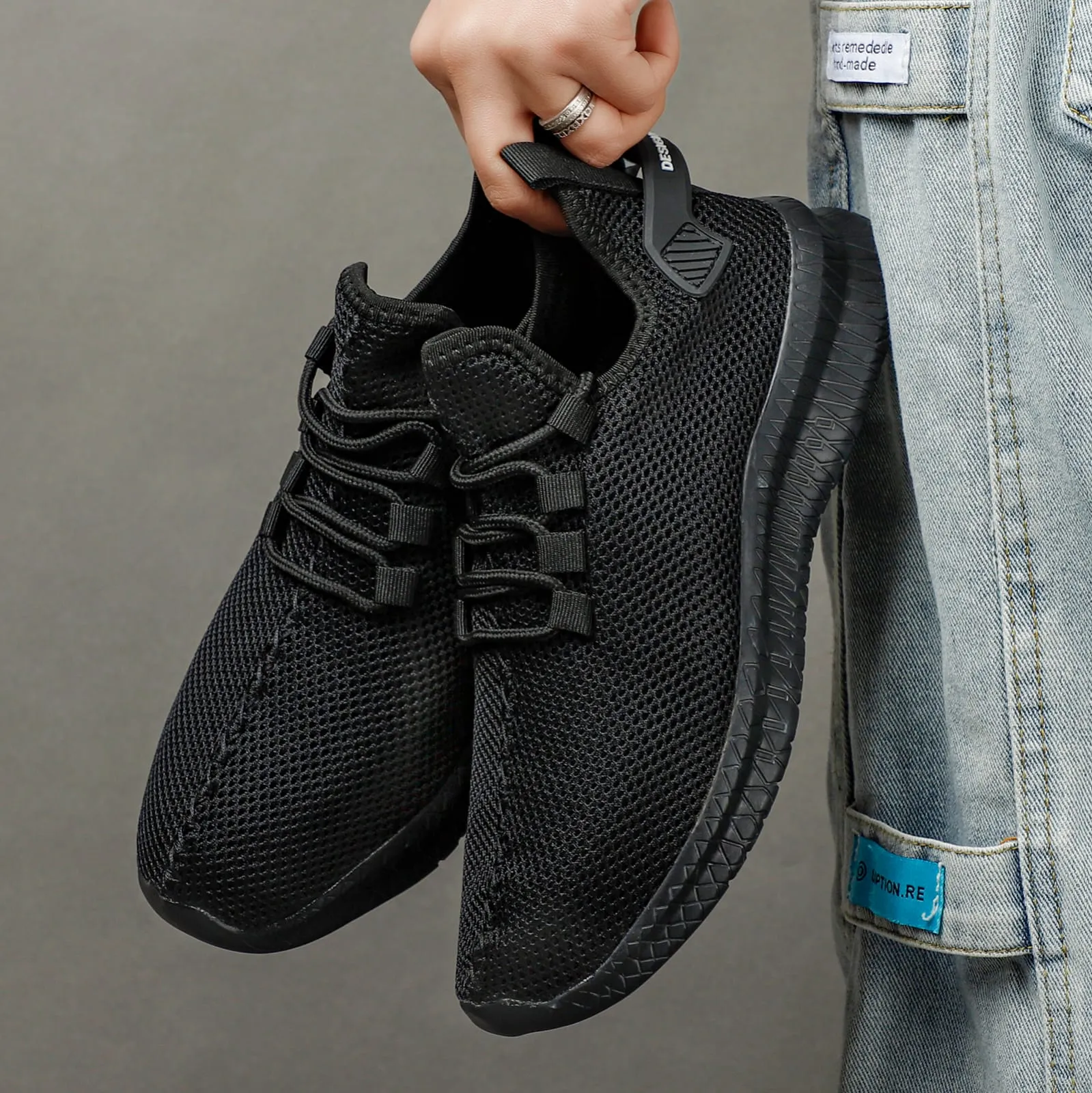 New Men's Shoes Lightweight Breathable Mesh Fashion Sneakers Black Walking Shoes   S101249