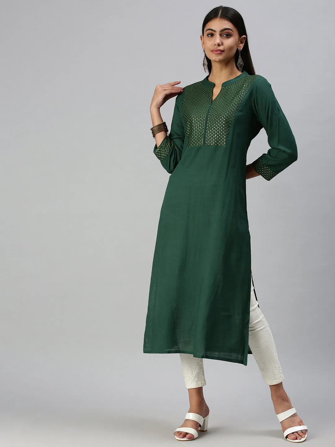 Women Green Geometric Embroidered Kurta