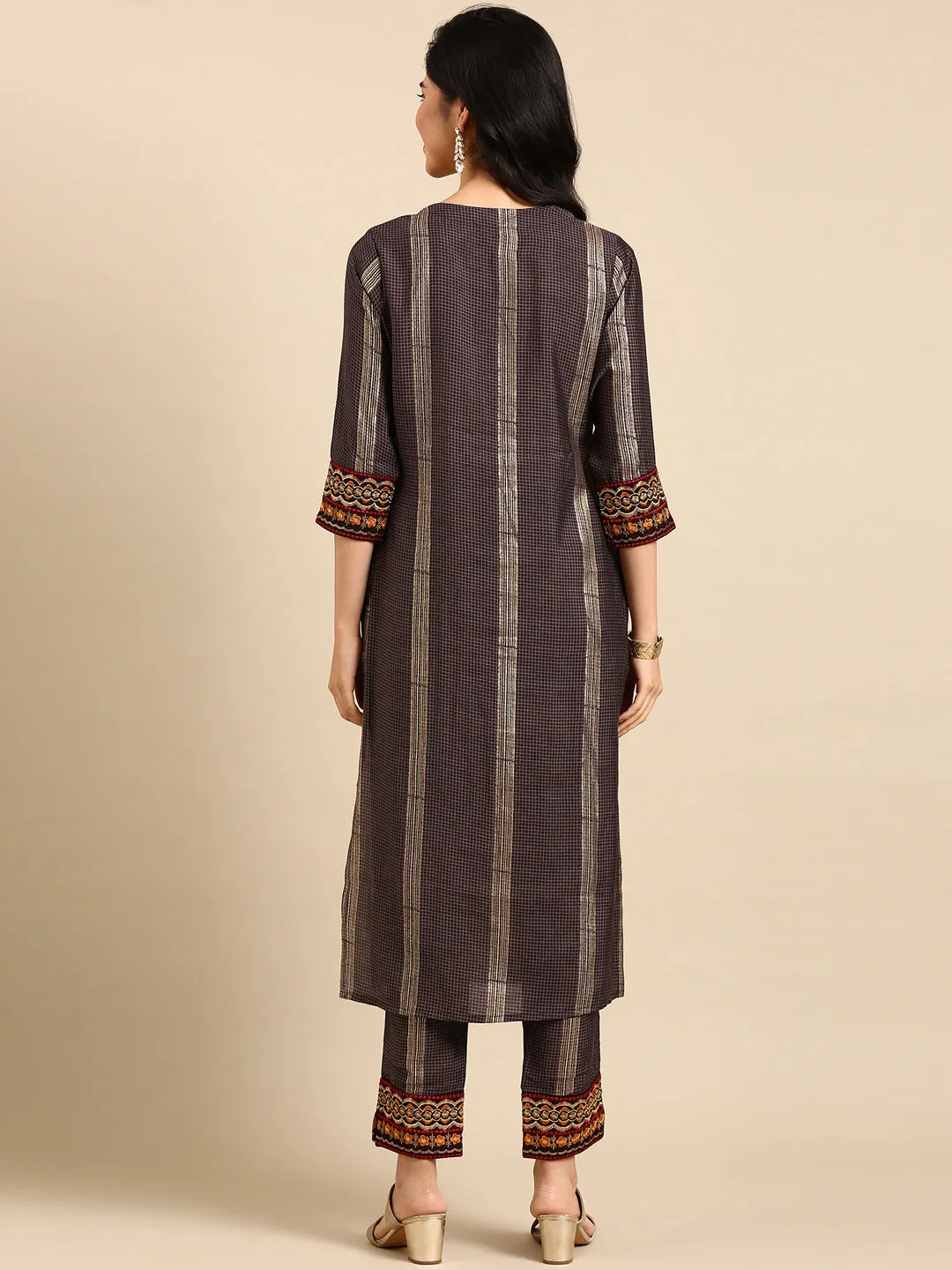 Women Grey Embroidered Checked Straight Kurta Set