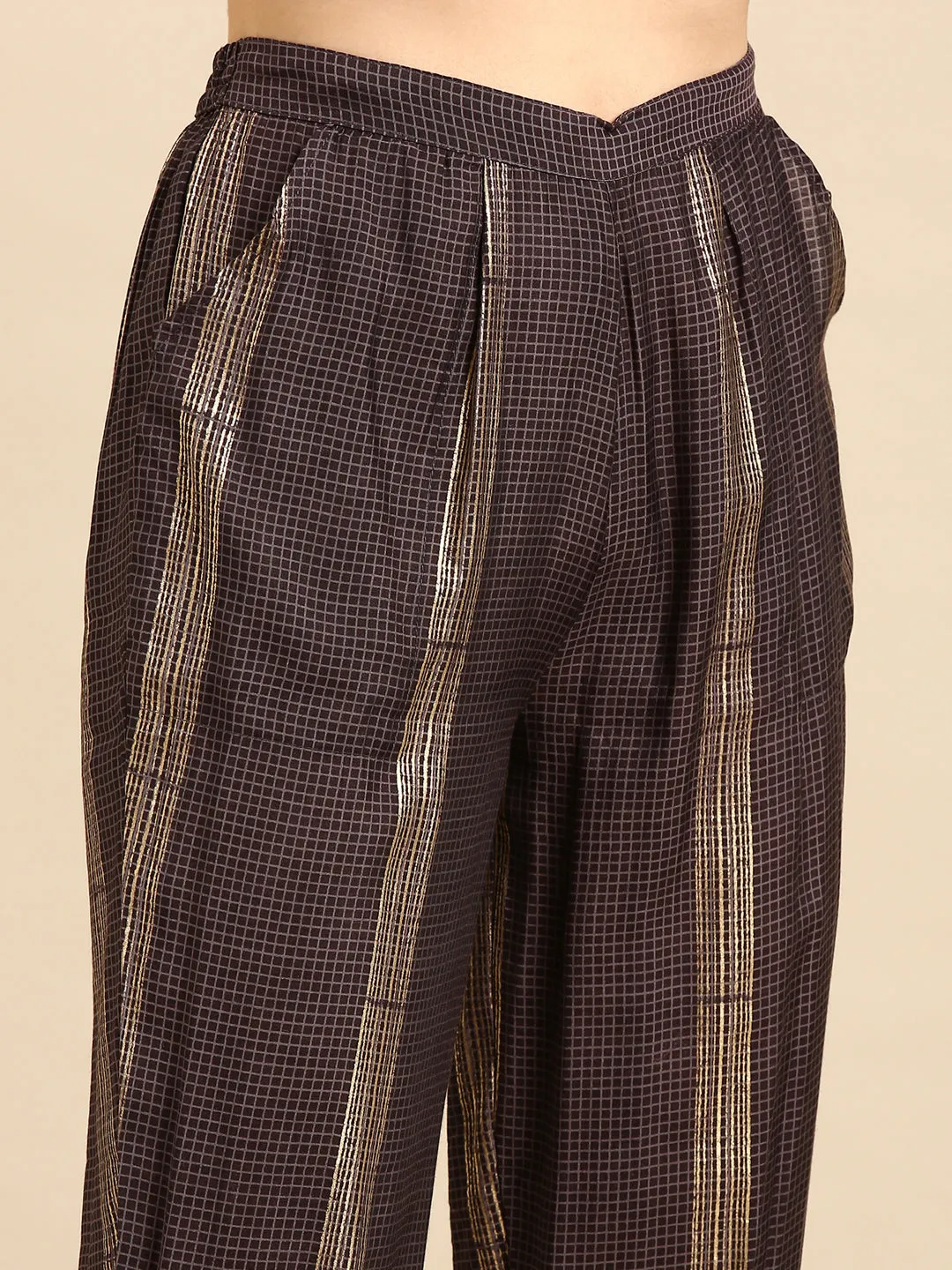 Women Grey Embroidered Checked Straight Kurta Set