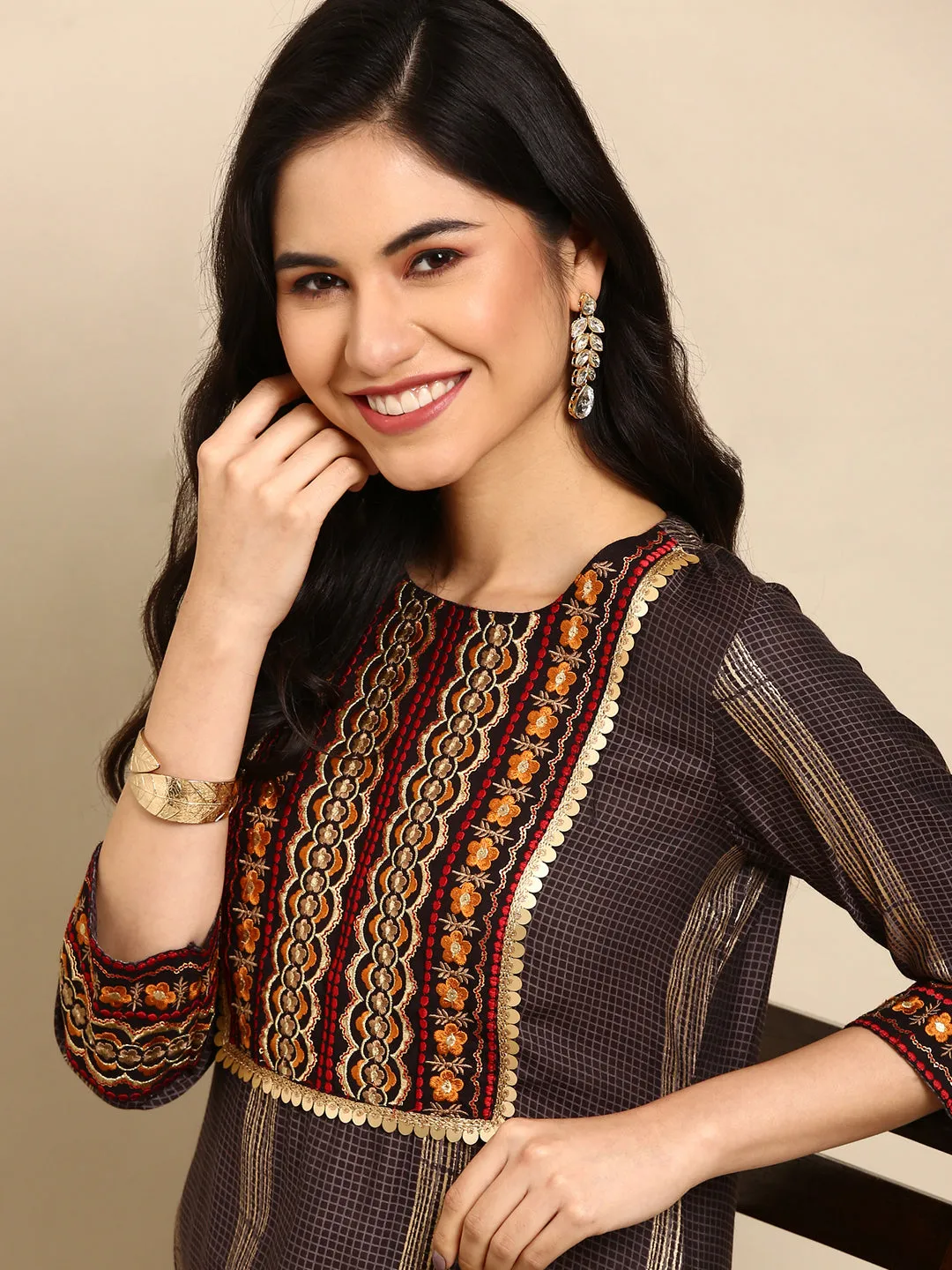 Women Grey Embroidered Checked Straight Kurta Set