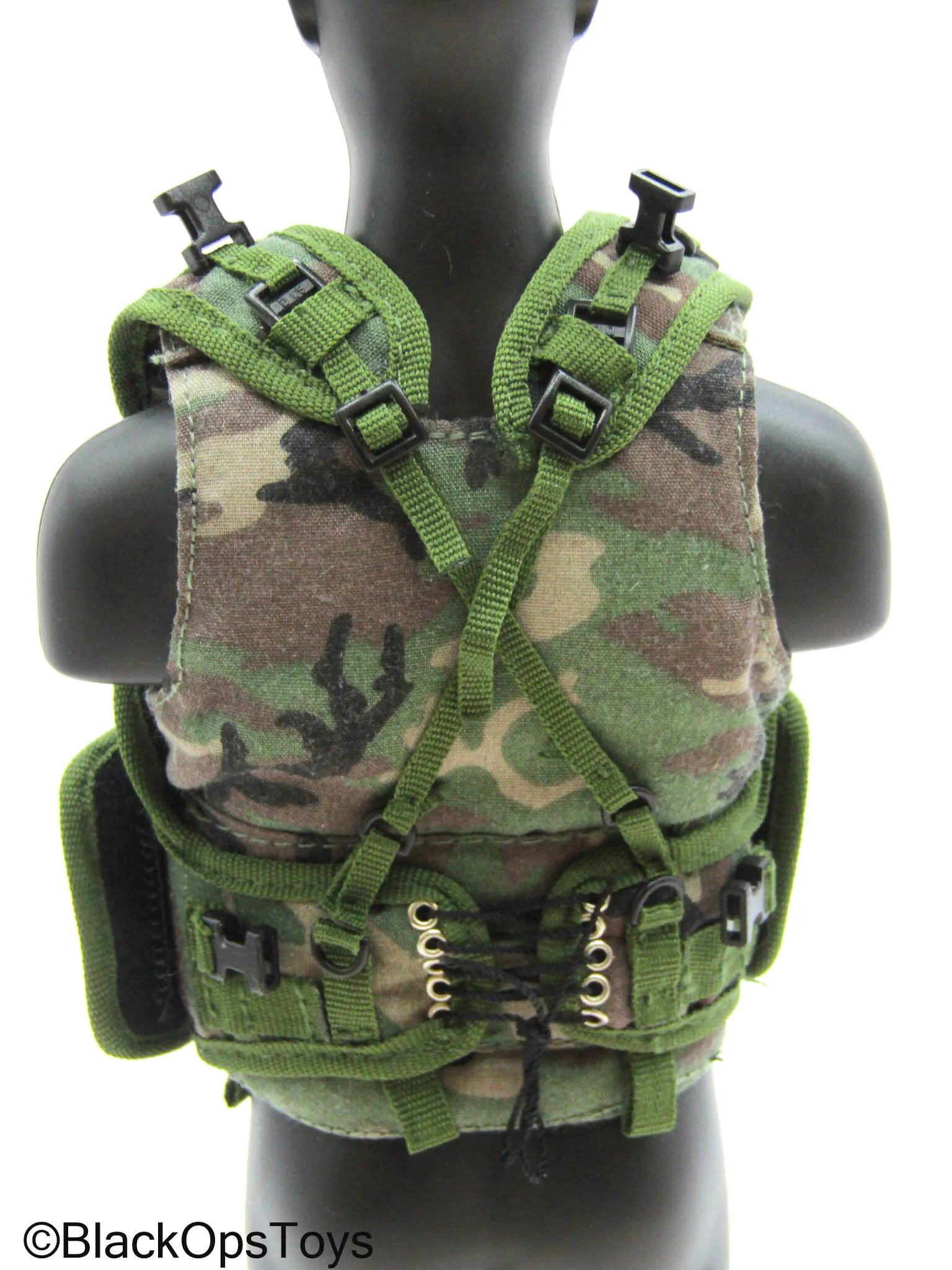 Woodland Camo Plate Carrier w/Combat Vest